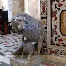 Leone del presbiterio, Cattedrale di Cagliari