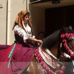 Ragazza a cavallo per Sant`Efisio, Cagliari